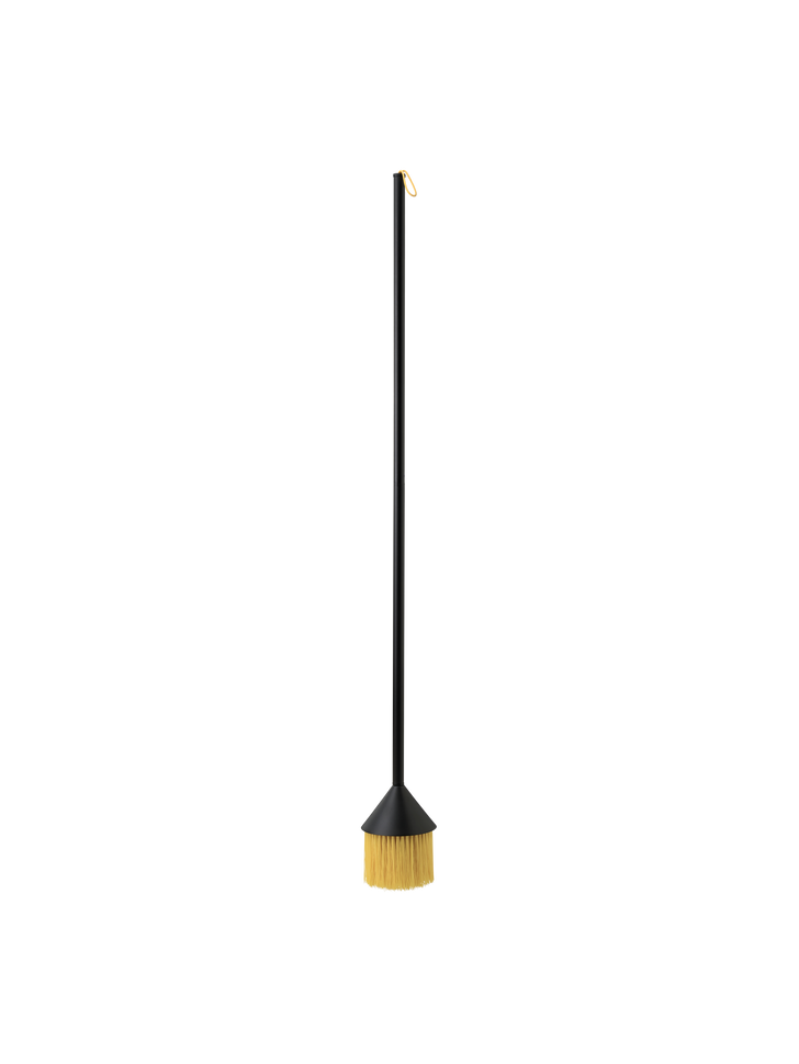 Mim broom black yellow 2d4f8d28 cf2e 4bb0 83f6 2928062f264b