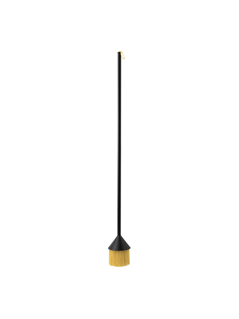 Mim broom black yellow 2d4f8d28 cf2e 4bb0 83f6 2928062f264b