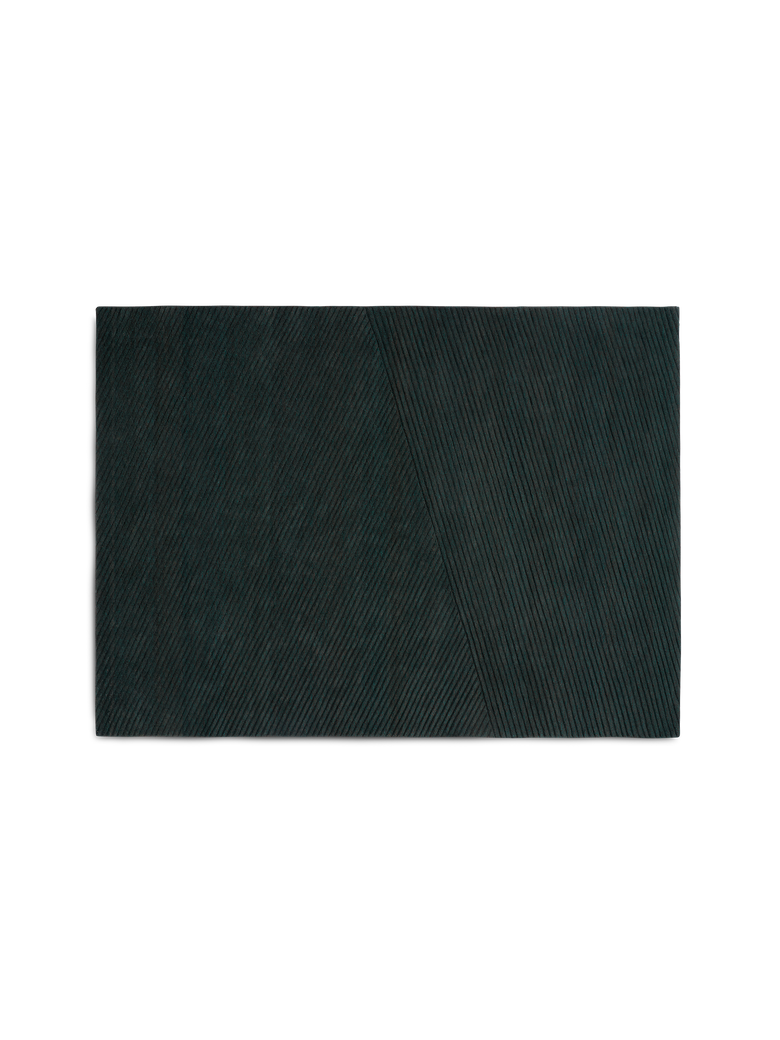 Row rug medium dark green 06298b21 c9a6 4344 86d7 e0998278b410