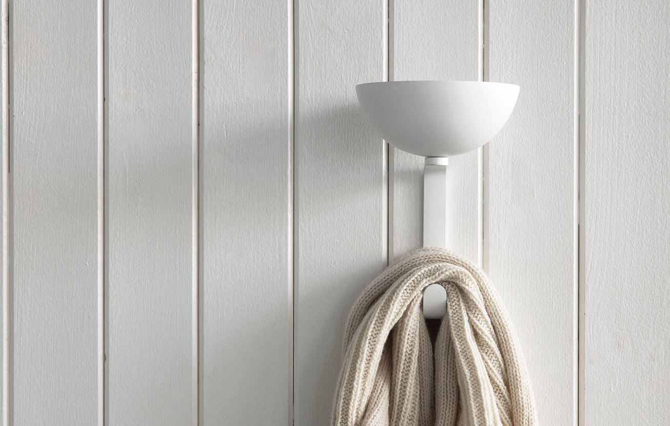 Nest_white_wall_hook_scarf_Northern_wide