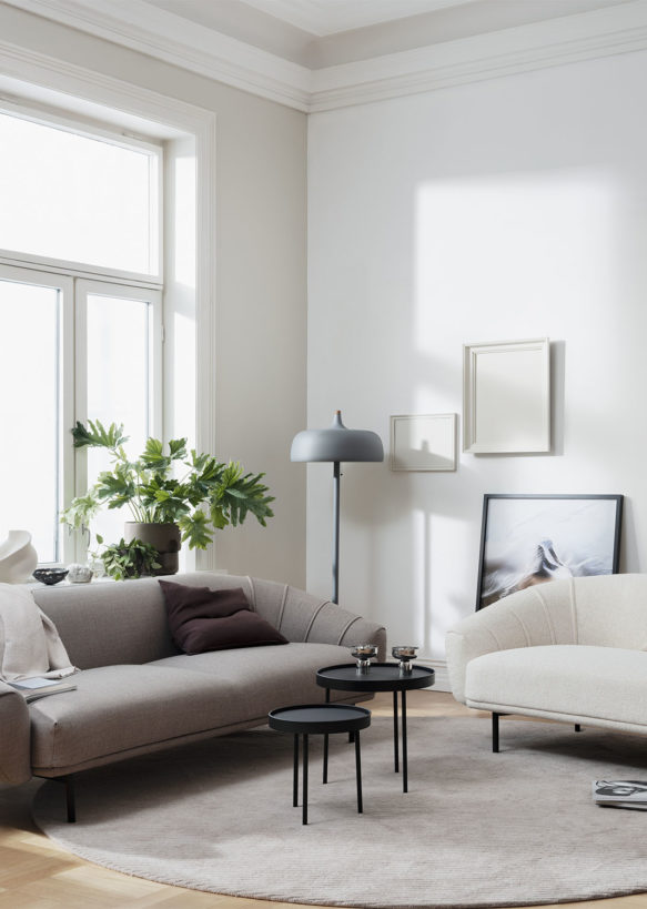 Plis_sofa_3_2-seater_livingroom_landscape_Northern_Ph_Einar_Aslaksen_Low-res