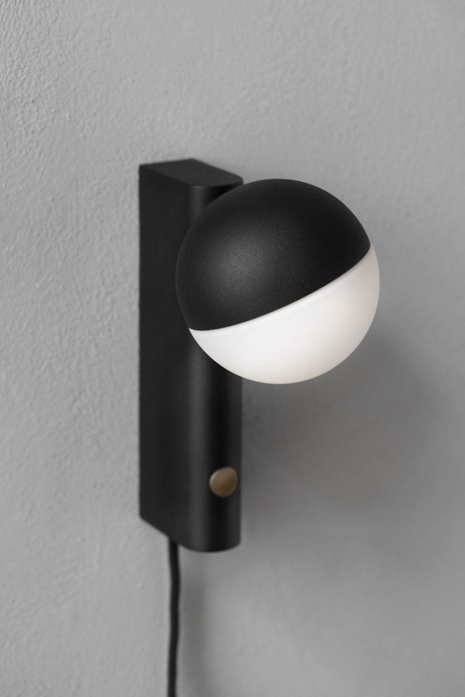 Balancer mini wall/table lamp - By YUUE - Lighting - Northern.no