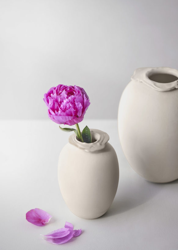 Brim-vases_pair_pink-flower-Northern_ph_Chris_Tonnesen-Low-res